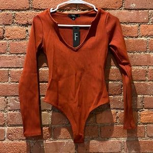 Lulu’s ribbed scoop neck bodysuit